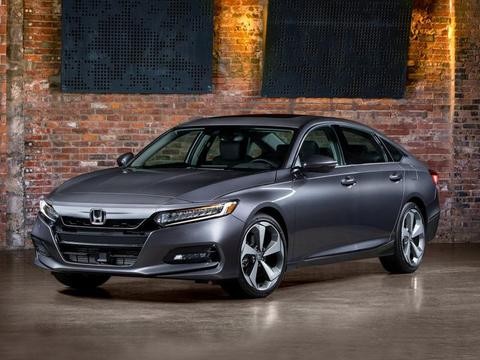 全新本田雅阁兼顾运动与商务, 乘坐空间大配置够丰富, 比老款帅气太多