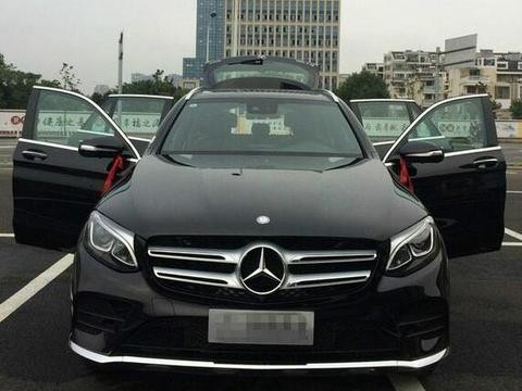 奔驰放狠招, 17款GLC260包牌价仅46.8万, 奥迪Q5又哭了！