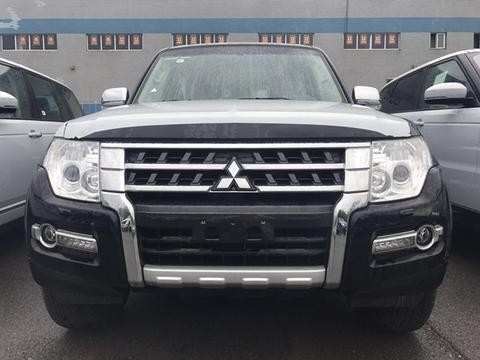 17款三菱帕杰罗V97黑色和白色那款好看？港口国五排放优惠1-3万