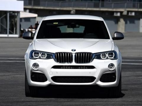 卖的最差的宝马！上市三年只卖出10万辆，50万车配了20万的内饰