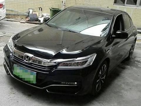 2016款本田雅阁内饰就拍板叫好，真的无懈可击？受年轻人喜欢！