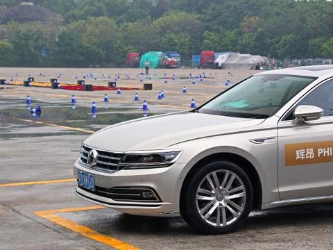 浅尝大众辉昂: 买A6L的大叔们, 不如改买这台“神车”?！