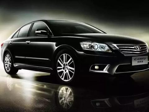 实车还未到店, 订单就破了3万, 它成今年“最火爆”日系轿车