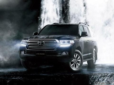 流水大灯6速变速箱, 完美越野18款陆地巡洋舰, 酷黑外观肾强大!