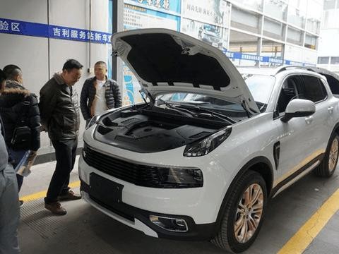 吉利领克01上牌遭大量路人围观, 车主: 大家都说比保时捷卡宴还帅