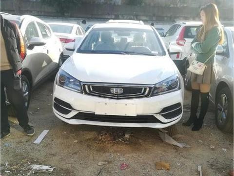 全国首提18款吉利帝豪，车主：比老款好看百倍，7万超值