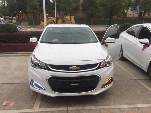 90后上班族花14.8万买雪佛兰迈锐宝，儿子上车后的举动很“可爱”