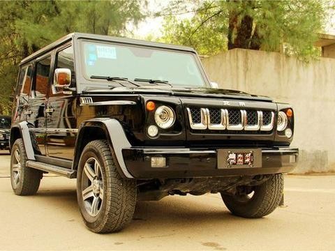 美帝有Jeep牧马人，我们有BJ80啊，比奔驰G500大一圈