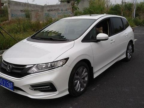 为了家人出行方便，一步到位买了这辆车，省心省油又保值！