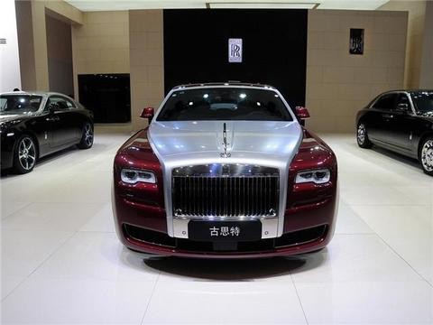 最便宜的劳斯莱斯，只要419万，但奔驰迈巴赫还是没法比！
