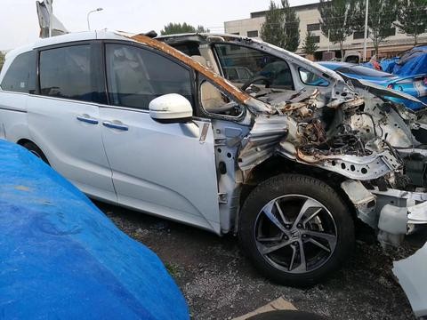 新提奥德赛被亲戚开出去撞了, 亲戚: 不可能赔新车, 自己报保险