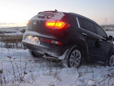 起亚狮跑雪中越野实录