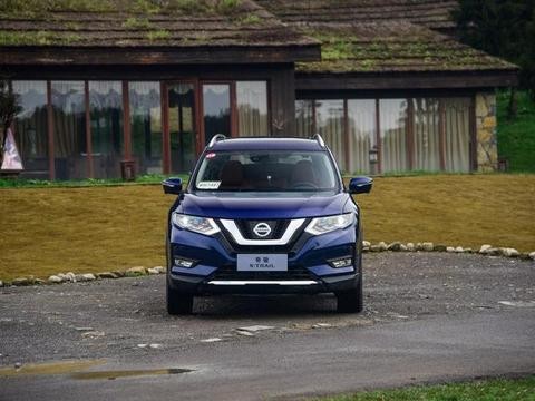 新款奇骏颜有点楼兰味，空间、动力都比马自达CX-5强