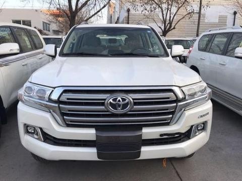 18款丰田酷路泽4000中东低配版，港口现车详细配置及优惠报价