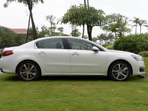 空间大过帕萨特, 与奥迪A4L比肩, 现降7万能抗18吨压力, 仅8L油耗