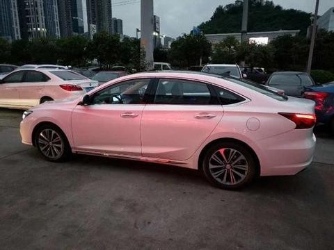 牌都没上！长安睿骋CC全国首撞，竟然干不过摩托车？