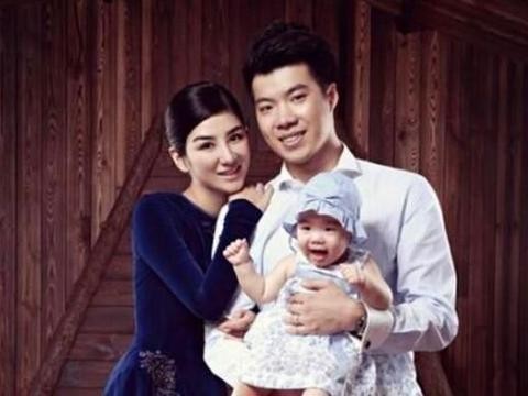 “死咬”马苏的黄毅清到底是谁?看他开的车就知道不差钱!！