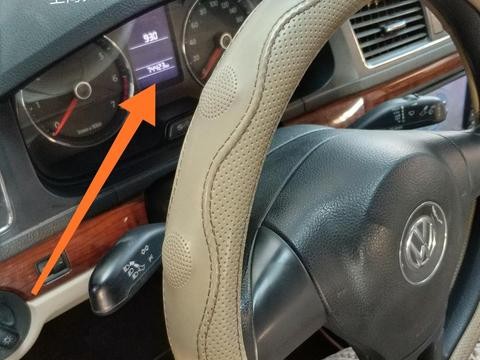 朗逸车主有点不乐意了, 只是更换坏喇叭, 却需要拆下前保险杠!