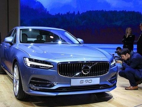 车长5米1，比BBA更有品味，如今降价8万却依旧不被看好