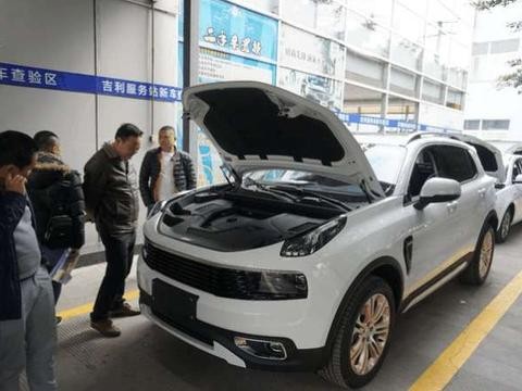 吉利领克01上牌遭大量路人围观, 车主: 大家都说比保时捷卡宴还帅