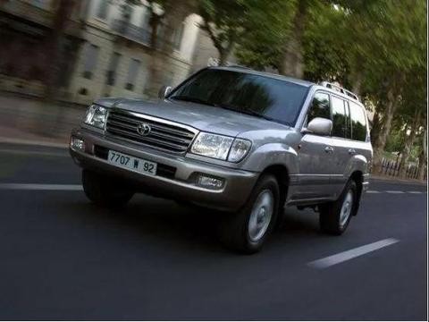 它不仅将丰田家族的优点发扬光大，其越野能力也少有敌手