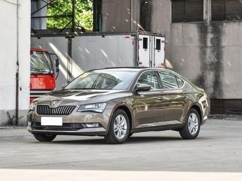 杯剧! 和帕萨特同一个爹, 比它便宜比它先进, 降3万依旧不被认可