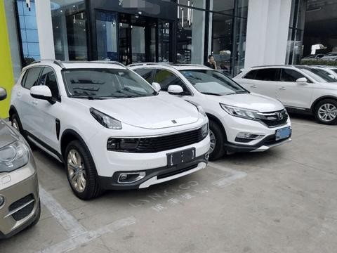 当吉利领克遇见本田CRV, 车主: 20万买个车壳, 还挺有优越感