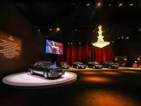 百公里加速5.4秒, 这款日系D级车豪华得让奔驰宝马颤抖, 仅89万起