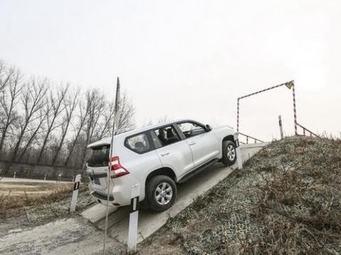 普拉多2.7山路越野动力太弱, 改发动机也不划算, 真的没有办法?