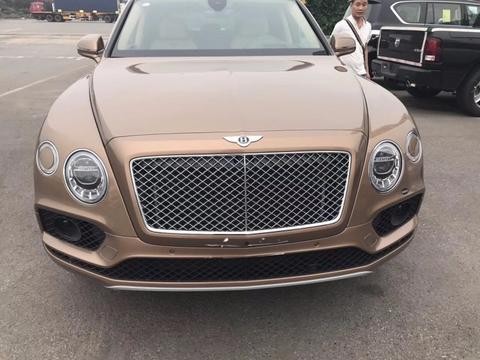 17款宾利添越柴油版 为你护航