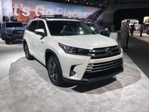 2018款全新丰田汉兰达混动版，预售25万，你还会选择宝马X1吗？