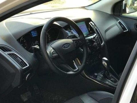 落地价12万, 现在只需9万6, 油耗6.7L, 家用出行旅游的好帮手