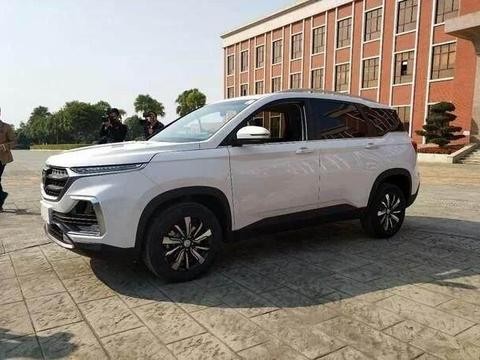 宝骏530即将霸气上市, 价格很便宜, 哈弗H6怎么看?