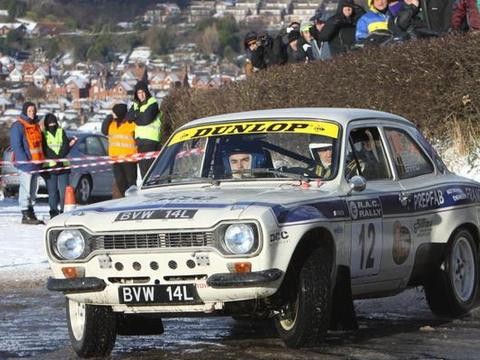 开福睿斯的凭什么看不起开福克斯或者开国产车的