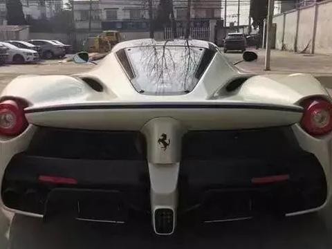 年底买车上牌难? 车主说出了自己的心酸!