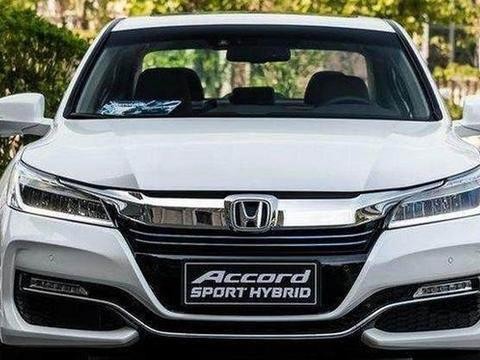 雅阁油耗才4.2L，丰田和尼桑老总都不相信，连夜开会