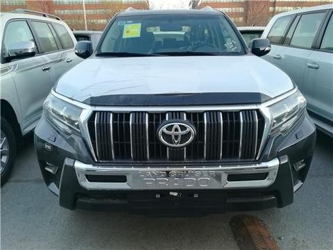 18款丰田霸道2700底挂高配“空降”天津港