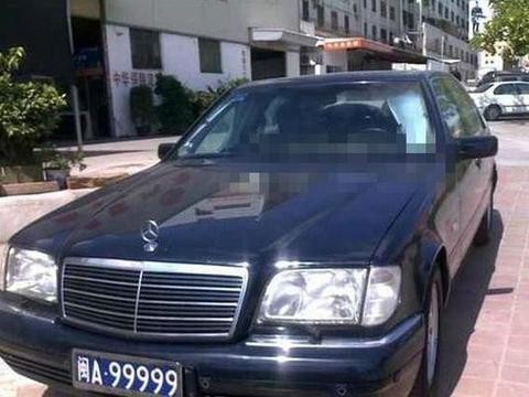 9连号车牌道出世间变化，从虎头奔到皮卡，最后挂在迈巴赫上