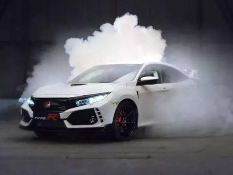 本田思域一直把自己当成跑车?