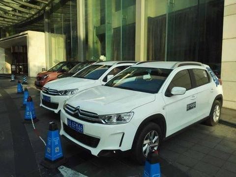 共享汽车进驻成都 封面新闻记者上路体验