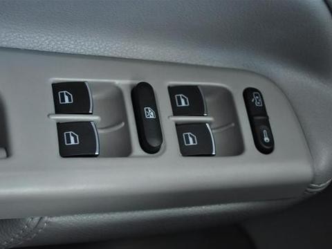 动感挺拔的外观，高贵简约的气质，大众宝来给您最尊崇的享受02