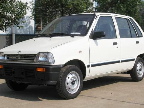 30多年的老车型, 手摇窗户很复古, 1万多告别摩托车, 买它的都是务实派