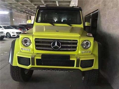 落地400多万的奔驰G500, 国内已经有土豪提车了, 真是不差钱