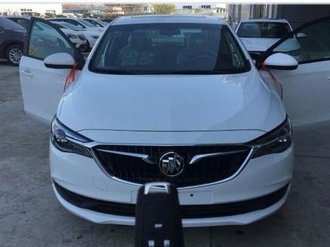 这车刚上市两个月就降三万，同事提车后却说太不实在了