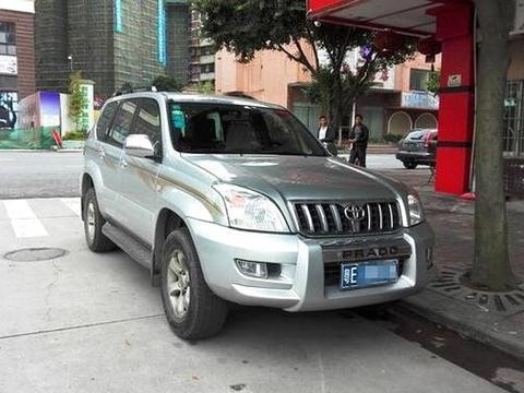 能同时适应高原低氧及相对极端环境下路况的硬派越野车普拉多