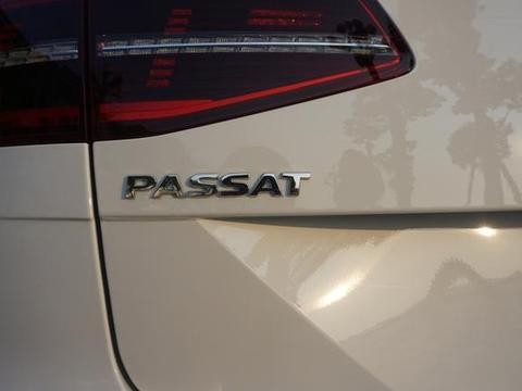 喝最烈的酒，开最糙的旅行车