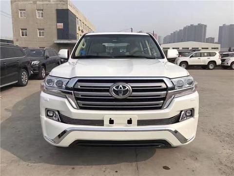 17款丰田酷路泽4000中东版，港口现车手续齐，购车送2万改装费