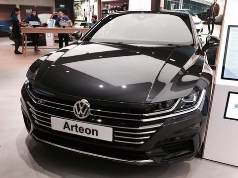 新款大众CC到店，售23万，网友：这是迄今为止大众最帅的一款车