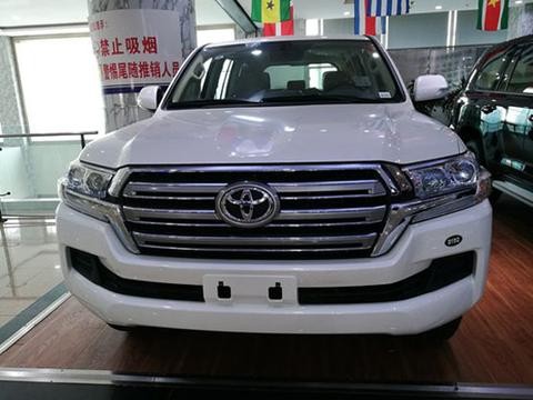 17款丰田酷路泽4000中东版，港口现车55万手续齐.购车送1.5万三包
