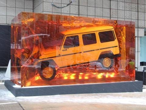 【车展上居然展出一块44吨的琥珀？听说是1979年奔驰G的化石】